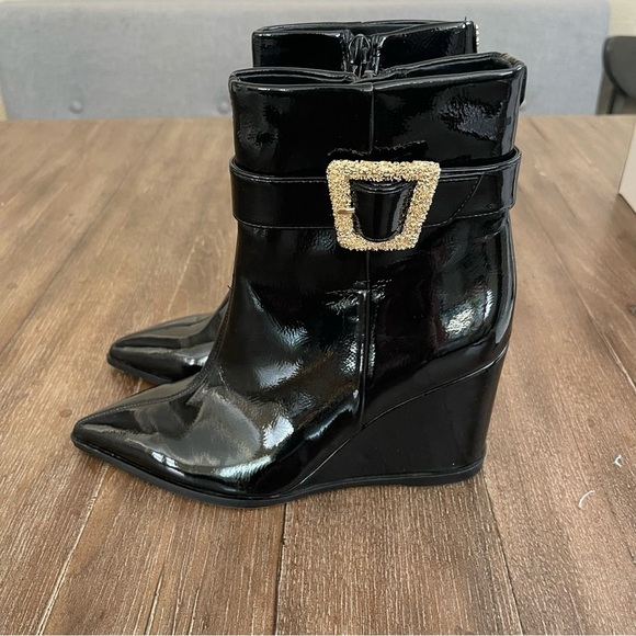 Sam Eldelman Weslie Wet Faux Leather Big Buckle Pointed Toe Wedge Bootie 6 - Picture 4 of 11